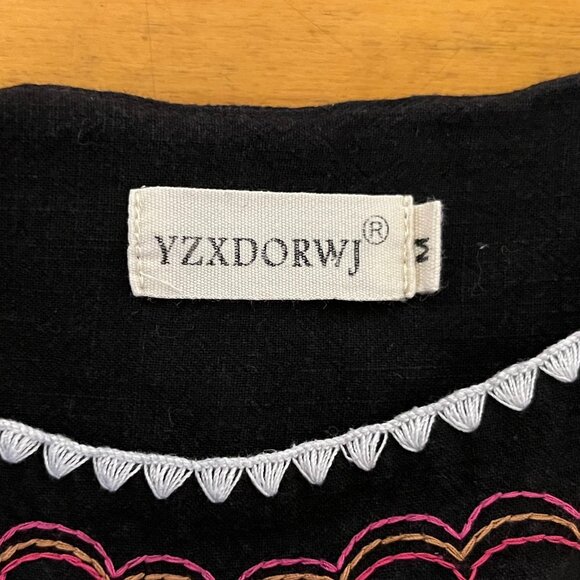 Mexican Embroidered Short Sleeve Tunic, Size Medium - Picture 6 of 8